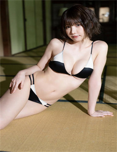 夏季短袖看见女同学乳突图-古装三级片名